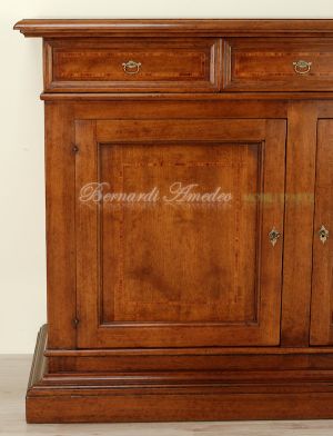 Credenza arte povera in legno massello di noce con intarsio in bois de rose